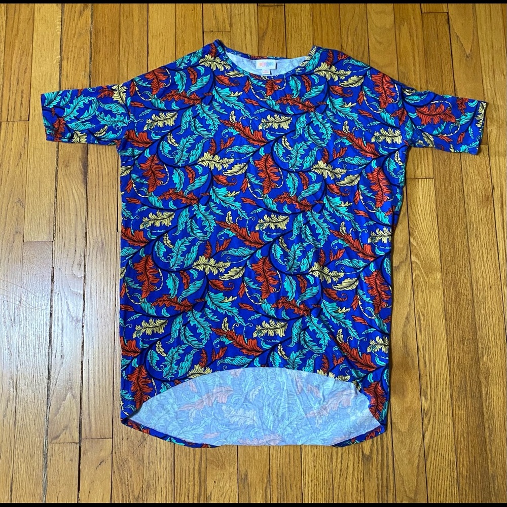3/$10 ❤️ Mix & Match Bundle Sale XS LuLaRoe Irma. Fun print!